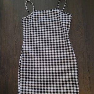 Black and white dress. Size medium.  Worn once